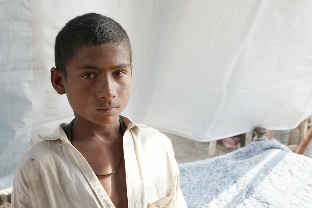 Director en Nepal salva a 900 alumnos antes de inundación